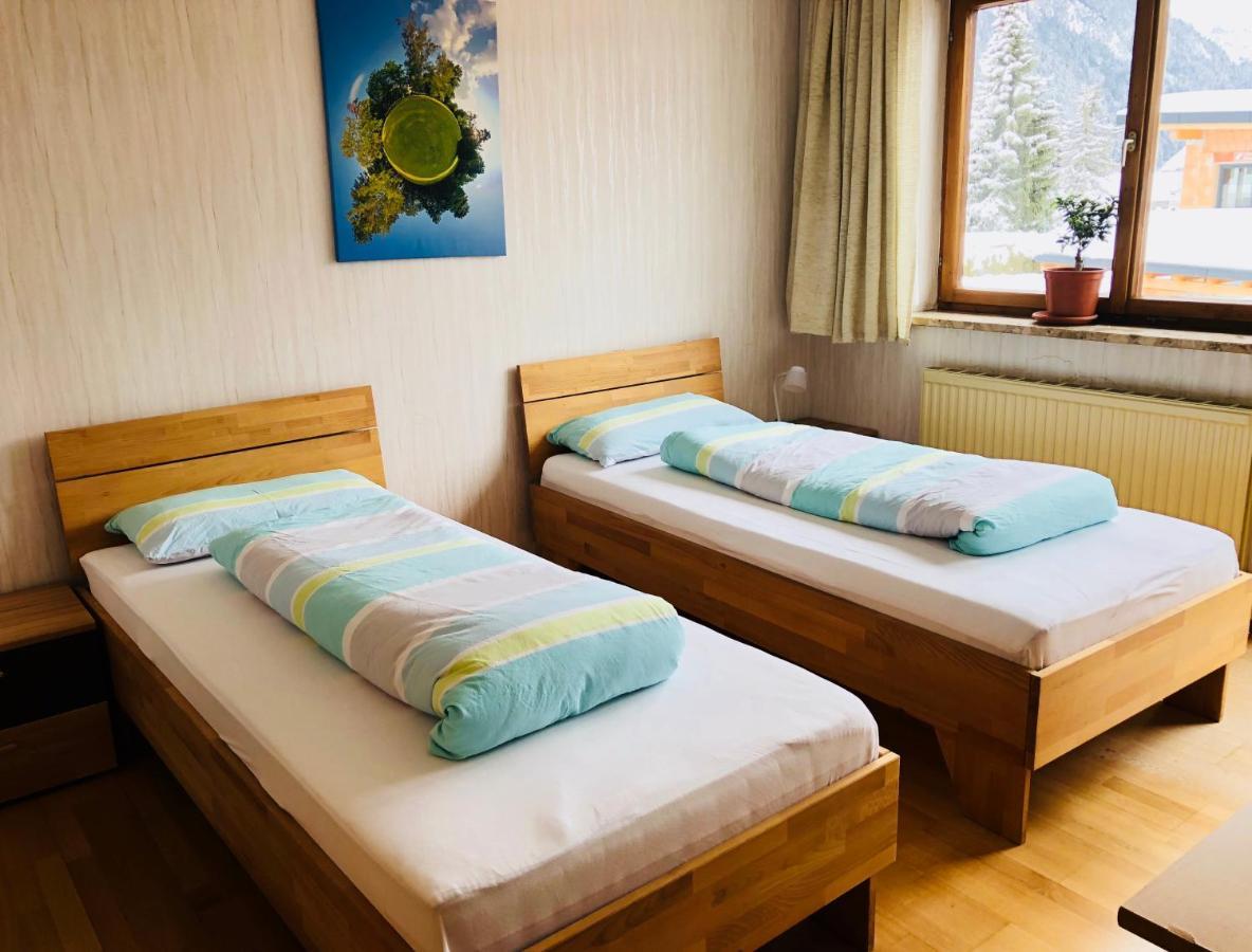 Wei Wei'S Hostel Ehenbichl 外观 照片